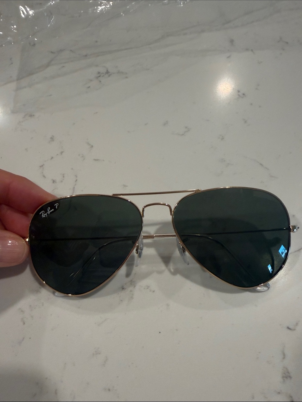 Ray-Ban Aviator Sunglasses Like New- Gold Frame, Dark Green Lenses Polarized